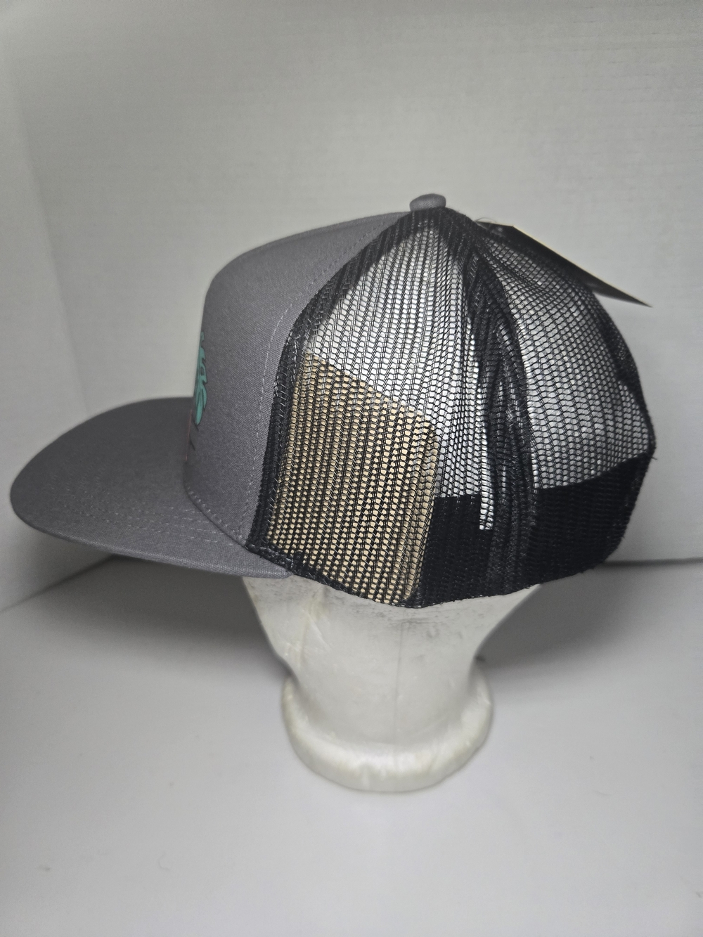 New RVCA Grey Hat with Yellow Hibiscus and Teal Leaf - Picture 4 of 5